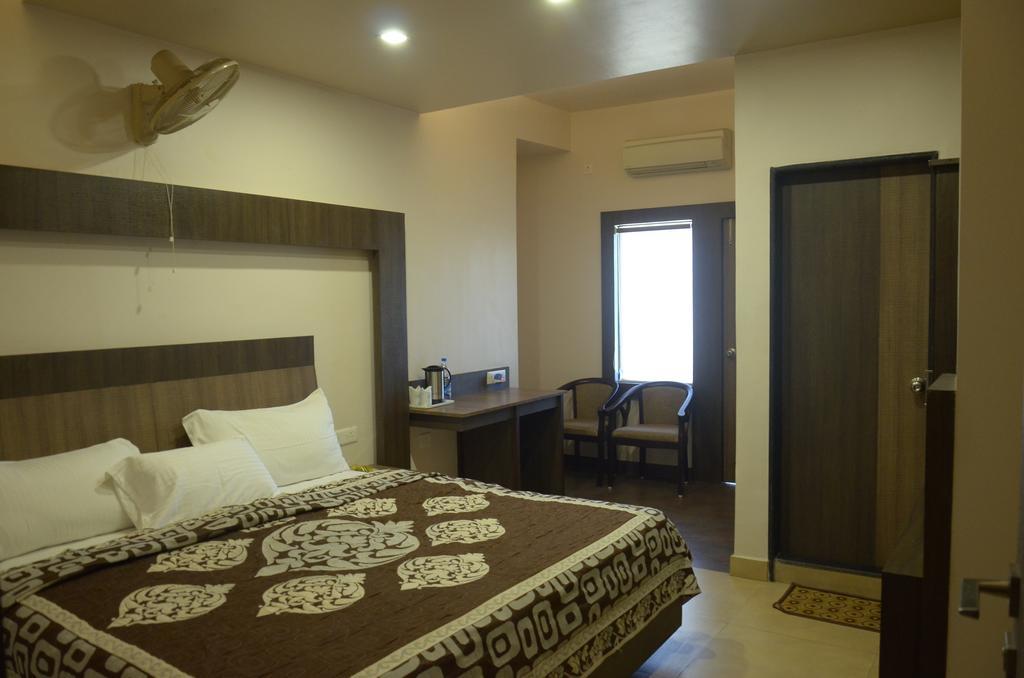 City Inn Hotel & Restaurant Jabalpur Pokoj fotografie