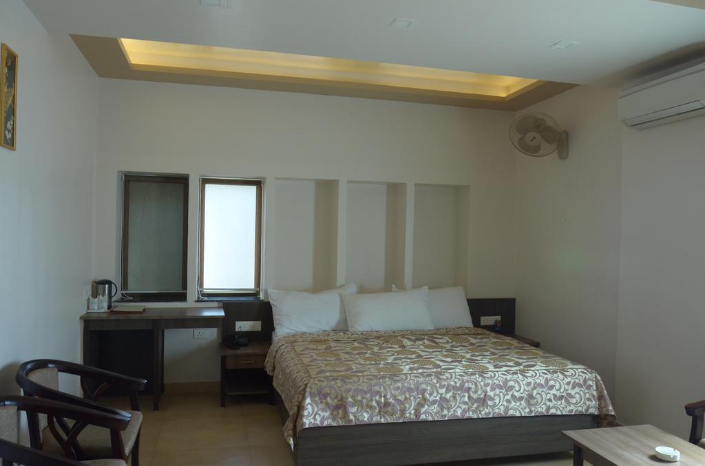City Inn Hotel & Restaurant Jabalpur Exteriér fotografie